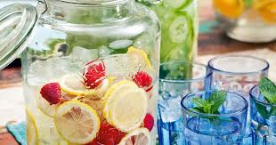 Aroma Wasser Rezept Meine Familie Ich Europas Grosstes Foodmagazin Rezept Gesunde Getranke Wasser Mit Fruchten Limonade Rezept