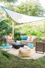 After our little backyard upgrade all we needed was some shade in the backyard so we decided to diy outdoor shade poles using shade cloths we already had. 25 Diy Outdoor Sun Shades That Add Color To Your Outdoor Decor Godiygo Com