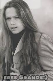 Cantante, compositor, bailarín, actor, productor,… un artista ecléctico. Este Pin Trata De Un Cantante Llamado Canelita Que Canta Flamenco Canelita Es Un Cantante Que Canta Muy Bien Y Le Gusta Much Cultura Gitana Flamenco Cantantes