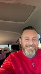 Shawn Vinson's Instagram, Twitter & Facebook