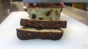 Biasanya, kue bolu dibuat dengan campuran telur dan susu. Resep Banana Bread Favorit Ratu Elizabeth Dan Cucunya Yang Selalu Ada Di Kulkas Cantik Tempo Co