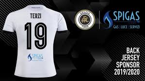 Diretta.it fornisce la classifica premier league 2020/2021, risultati in tempo reale e risultati finali, dettagli delle partite, calendario e comparazione quote. Spigas Clienti Sara Back Jersey Sponsor Dello Spezia Calcio Spezia Calcio Sito Ufficiale