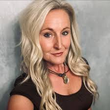 Recommendations for affordable maternity photographers in the area!