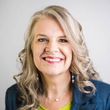 Kirsten Wilson's Instagram, Twitter & Facebook