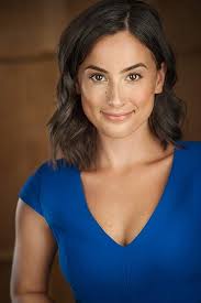 Karyn Halpin's Instagram, Twitter & Facebook