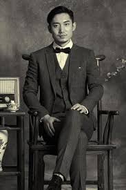 If you're looking for the golden age of men's fashion, you don't have to look further than the the dress shirt is an essential staple of 1920s men's fashion. Men S Fashion In The 1920s Lovetoknow