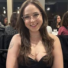 Bella Gamble (@bellag420)