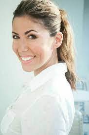 Beverly Tomek's Instagram, Twitter & Facebook