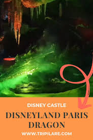 Disneyland Paris Dragon Under The Disney Castle Nel 2020 Draghi Castello