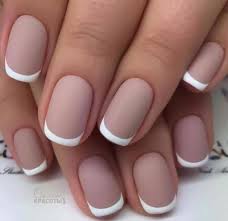 Con simples puntos y lineas podemos hacer un diseño de uñas sencillas y minimalistas. 100 Bellisimos Disenos De Unas Decoradas Elegantes Para Sorprender