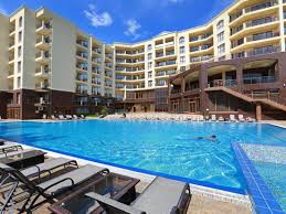 Hotel Golden Line In Golden Sands Is With Heated Outdoor Pool Https Blog Kittbg Com Hotel Golden Line Golden Sands Heated Pool Pool Outdoor Pool Hotel