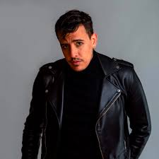 Contrata a Gabriel Laverde Peñuela