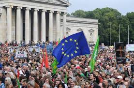 Demo In Munchen Das Waren Die Kreativsten Ausgehetzt Schilder Politik Stuttgarter Zeitung