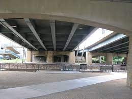And while the structure is something to behold, there is more than one mystery lurking underneath it in the waters. File Underneath The Hennepin Avenue Bridge Jpg Wikipedia