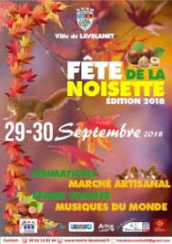 Château gonflable pour les enfants, jeux en bois, animations, tombola. Fete De La Noisette 2018 Nathalie Deco
