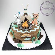 Drehe dazu den kuchen hochkant vor dich und schneide links und rechts mit einem scharfen messer einen dünneren streifen weg, sodass in der mitte ein dicker streifen übrig bleibt. Indianer Torte Frau Fon Dant