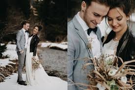 Mütter brautkleid grau blau bateau neck halbarm applique chiffon hochzeitsgast kleider. Brautkleid Winter Berge Und Romantik Ein Verliebtes Paar Im Schnee