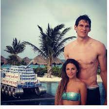 In each interview boban thanks to his wife for her love and care. Boban Marjanovics Wife Milica Marjanovic Who He Dating