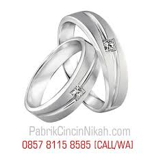 Cincin nikah ini menyematkan berlian di bagian permukaannya, bisa satu atau beberapa berlian sekaligus. Pabrik Cincin Kawin Cincin Nikah Tempat Pembuatan Perhiasan 4 Tips Cerdas Dalam Memilih Cincin Nikah
