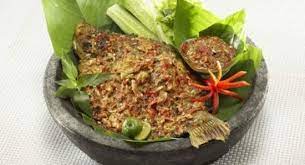 Jun 13, 2021 · resep sego sambel khas surabaya. Resep Membuat Masakan Ikan Gurame Goreng Bumbu Cobek Selerasa Com