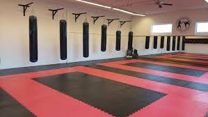 Karate handschuhe, karate protector, taekwondo protector, karate guard, sportausrüstung boxkäfig, speed ball, matten, gummimatten, grappling matte, kampfmatte, dojo trainingsmatte. Kampfsportmatten Schadstoffrei Gunstig Kaufen Profightshop De
