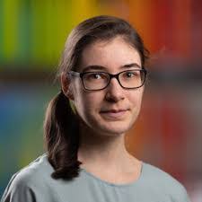 Lina Mueller's Instagram, Twitter & Facebook