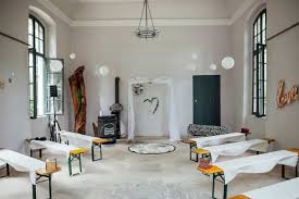 Viele paare entschließen sich heute lediglich für eine hochzeit am standesamt, sei es, weil sie unterschiedlichen religionen angehören oder sich keiner kirche zugehörig fühlen. Freie Trauung Die Besten Tipps Ideen Fur Eine Einmalige Zeremonie