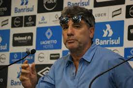 Mas eles ficam ironizando porque sabem que o fluminense incomoda. Renato Adia Sonho De Treinar O Flamengo E Vibra Com Renovacao No Gremio Muito A Conquistar Sangue Azul