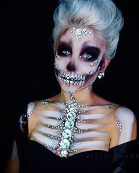 Crystal Skeleton My Crystal Skull Makeup From Yesterday I Kept Seeing The Wigs And Makeup Manager S Beautiful Creations Wanted To Ma Halloween Makeup Skull Makeup Skeleton Makeup