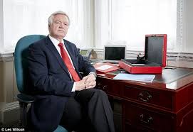 Info university of california, davis's sas department has 53 courses in course hero with 1405 documents. Brexit Minister David Davis May Send Home Europeans Who Try To Beat Border Deadline Daily Mail Online