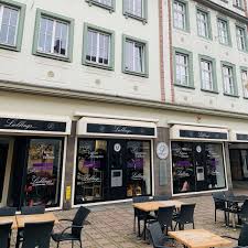 Das telefonbuch kann mit 14 adressen antworten! Fulda Lieblings Inhaber Horen Auf So Geht Es Mit Dem Laden Weiter Fulda