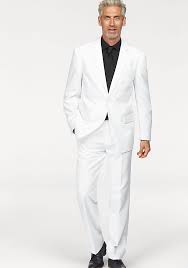 Der hochzeitsanzug für den herren bekommt nicht ganz so viel aufmerksamkeit, wie es das brautkleid bekommt, aber die richtige wahl ist genauso man sollte sich aber vor dem kauf eines hochzeitsanzug für den herren gut informieren, sonst kann es passieren, dass man über den tisch. Weisser Anzug Wie Bradley Cooper Hier Stylight