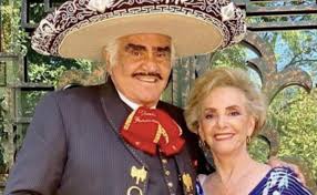 La ceremonia comenzó a las 11:30 de la mañana, johny grant, alcalde honorario de hollywood y presidente del paseo de la fama, dio una breve semblanza de la. Cuca Asi Lucia La Esposa De Vicente Fernandez En Su Juventud
