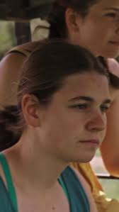 Regisseurin Justine Bauer ... "gelang ein unverstellter Blick auf eine im  Kino selten gezeigte Welt, auf die sterbenden Höfe, aber zugleich schuf sie  auch ein episodisches, wunderbar natürliches und ...