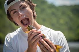 Might make a group chat for John Adams building, drop your snap and if  enough people do I'll make one and throw everyone in it!