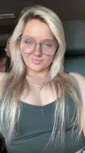 Danielle Duer's Instagram, Twitter & Facebook