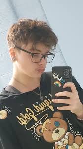 Delete if not allowed I got misgendered the other day multiple times and  the only thoughts that have been going through my head about it is "How?"  "HoW¿" "HOW?????" SO I've decided