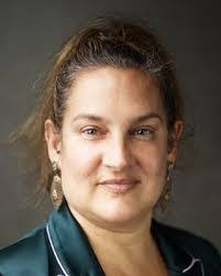 Lee Schuster's Instagram, Twitter & Facebook