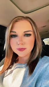 Tabitha Hooker's Instagram, Twitter & Facebook