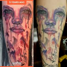 Unlike standard tattoos, watercolor tattooing typically does not begin with a hard, defined outline in black ink, but rather the image is free formed and colored in a somewhat lighter shading to create the. I Always See Comments About How Watercolor Tattoos Will Age Well Mine Popped Up On My Timehop Today From 5 Years Ago And I Thought I D Share Imgur