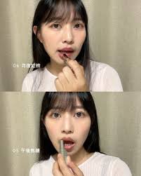 就是說～太好看了 謝謝🤣🤣, 有在關注韓國彩妝師の應該都知道, 女團御用彩妝師이슬老師🥹, 這款#lummir閃耀水光唇膏 是老師共同研發の產品  手殘女也能畫出女團QQ唇🥳, 喜歡水光妝感拿來當腮紅也很漂亮⋯非常推薦, 上唇後非常保濕又顯色 隨意疊擦也都超好（影片最後就是05.06色疊擦  水死, 全系列有14色, 快去寶雅試色！！！, #露米爾 #lummir #閃耀水光唇膏 #2025年代表色 ...