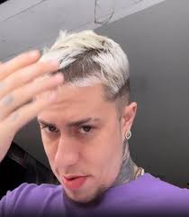 MC Daniel platina cabelo, sofre corte químico e raspa a cabeça