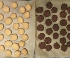 Schmalznusse Weiss Und Braun Rezept In 2020 Kekse Backen Rezept Thermomix Rezepte Spritzgeback Rezept