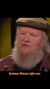 Nikki Morrow (@tofuqueenn)