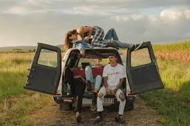 Billabong is a lifestyle & technical apparel brand committed to the leading edge of surf culture & beach fashion. Is 2019 The Year Surf Fashion Makes A Comeback Savage Thrills