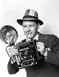 Old Fashioned Camera Flashbulb Google Search Old Fashioned Camera Speed Graphic Photographer Man
