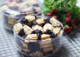 Salvasalva kue kacang per dopo. Langkah Mudah Untuk Membuat Kue Semprit Sagu Keju Coklat Ce Tintin Rayner Bisa Manjain Lidah Kue Kering Com
