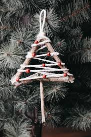Baumschmuck zu weihnachten selber machen aus glühbirnen 20. 5 Bezaubernde Ideen Fur Christbaumschmuck Aus Zweigen