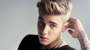 Justin Bieber Pokemon Avina Cikti Magazin Sonmoda Com Justin Bieber Unluler Insan