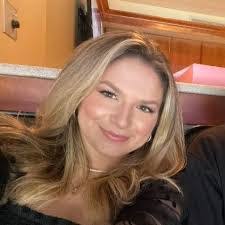 Amy Nipper's Instagram, Twitter & Facebook